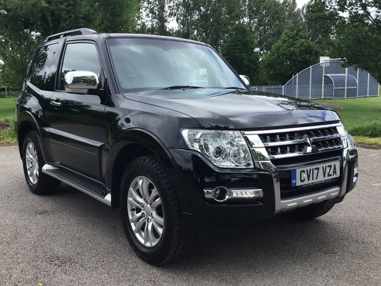 2017 Mitsubishi Shogun